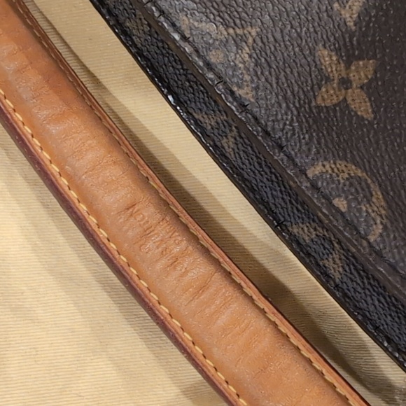 Authentic Louis Vuitton Monogram Melie Hobo Bag - Picture 11 of 11